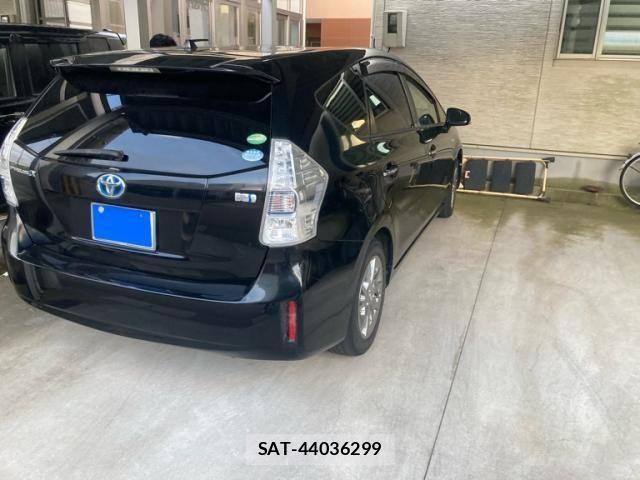 Toyota PRIUS ALPHA 2014-02 7251981-4