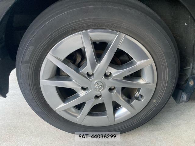 Toyota PRIUS ALPHA 2014-02 7251981-6