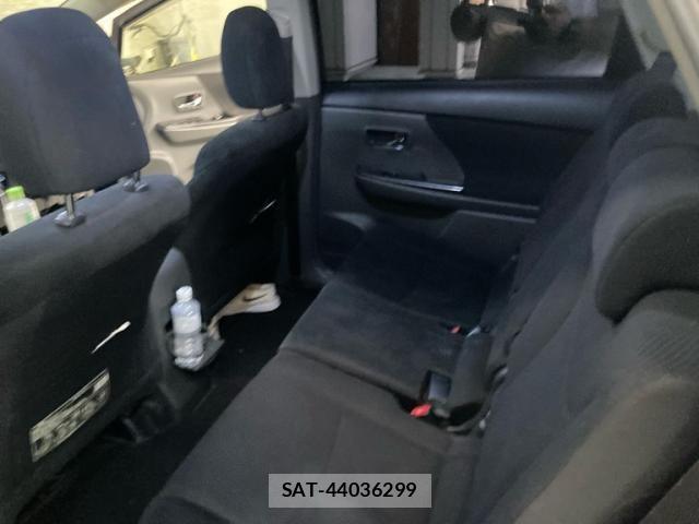 Toyota PRIUS ALPHA 2014-02 7251981-8