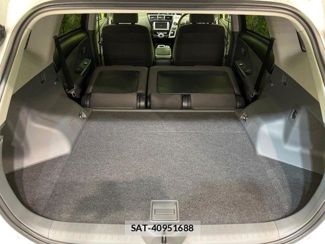 Toyota PRIUS ALPHA 2013-11 7251978-9