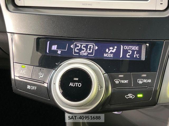Toyota PRIUS ALPHA 2013-11 7251978-4