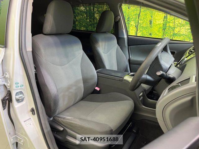 Toyota PRIUS ALPHA 2013-11 7251978-7
