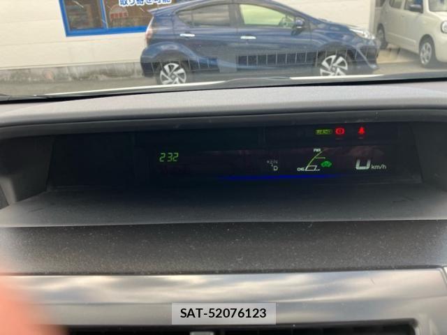 Toyota PRIUS ALPHA 2014-02 7251982-15