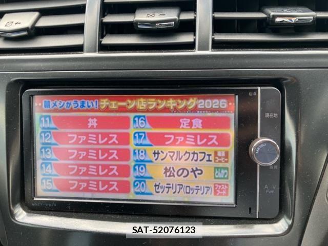 Toyota PRIUS ALPHA 2014-02 7251982-16