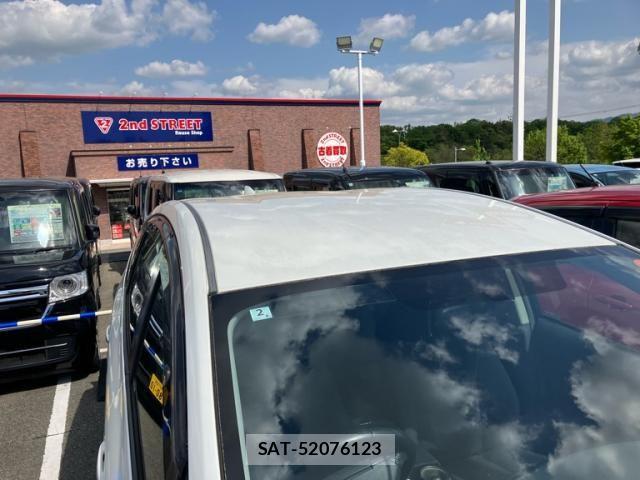 Toyota PRIUS ALPHA 2014-02 7251982-6