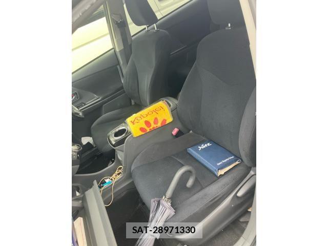 Toyota PRIUS ALPHA 2013-10 7251984-9