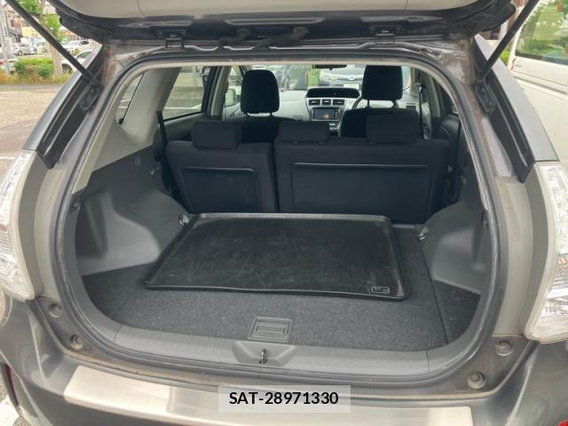 Toyota PRIUS ALPHA 2013-10 7251984-11