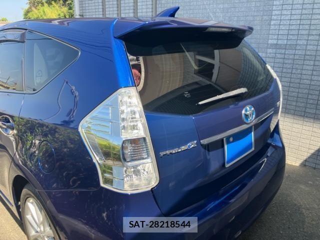 Toyota PRIUS ALPHA 2013-09 7251986-1