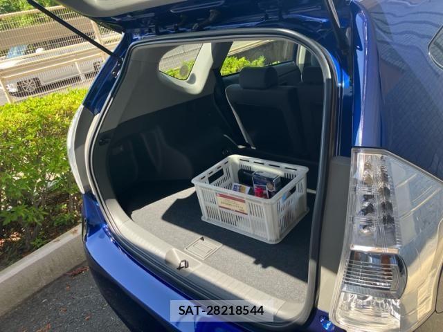 Toyota PRIUS ALPHA 2013-09 7251986-7