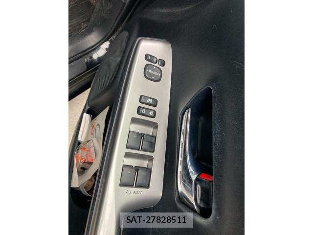 Toyota PRIUS ALPHA 2015-10 7251979-16