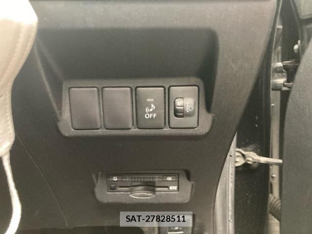 Toyota PRIUS ALPHA 2015-10 7251979-17