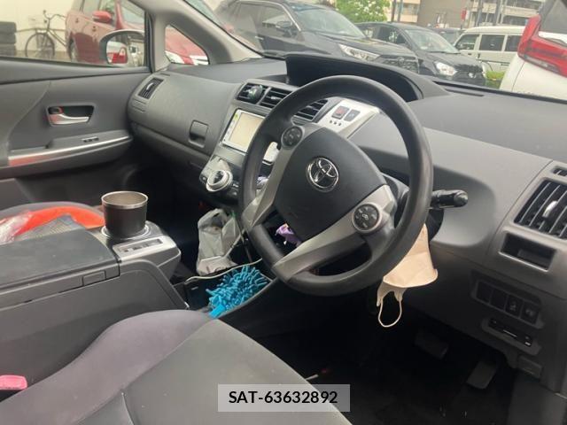Toyota PRIUS ALPHA 2011-06 7251987-12