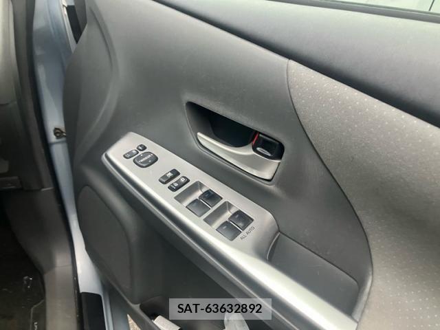 Toyota PRIUS ALPHA 2011-06 7251987-15