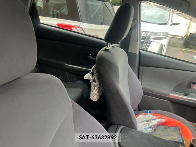 Toyota PRIUS ALPHA 2011-06 7251987-16