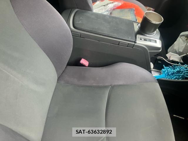 Toyota PRIUS ALPHA 2011-06 7251987-17