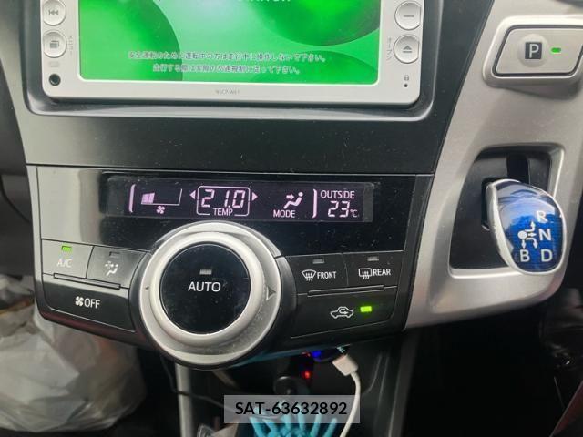 Toyota PRIUS ALPHA 2011-06 7251987-19