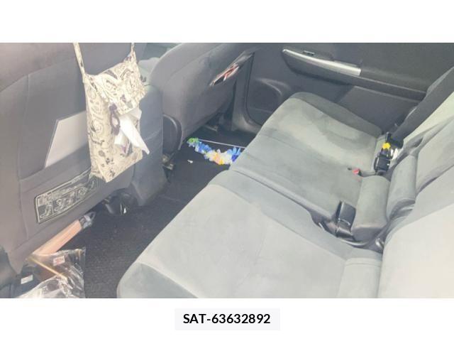 Toyota PRIUS ALPHA 2011-06 7251987-23
