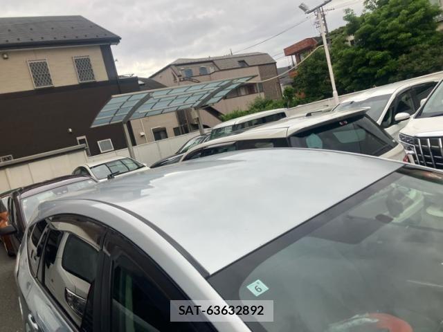 Toyota PRIUS ALPHA 2011-06 7251987-7