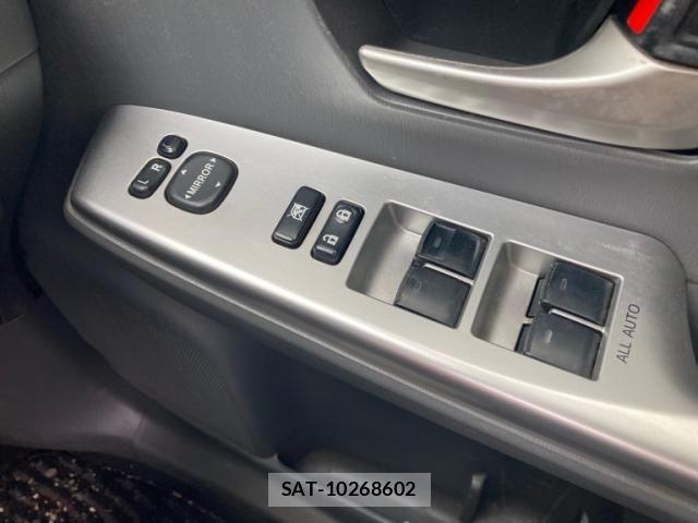 Toyota PRIUS ALPHA 2013-06 7251983-25