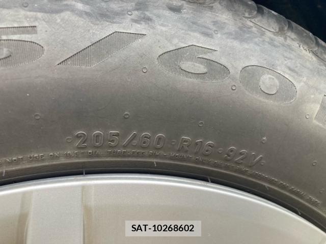 Toyota PRIUS ALPHA 2013-06 7251983-7