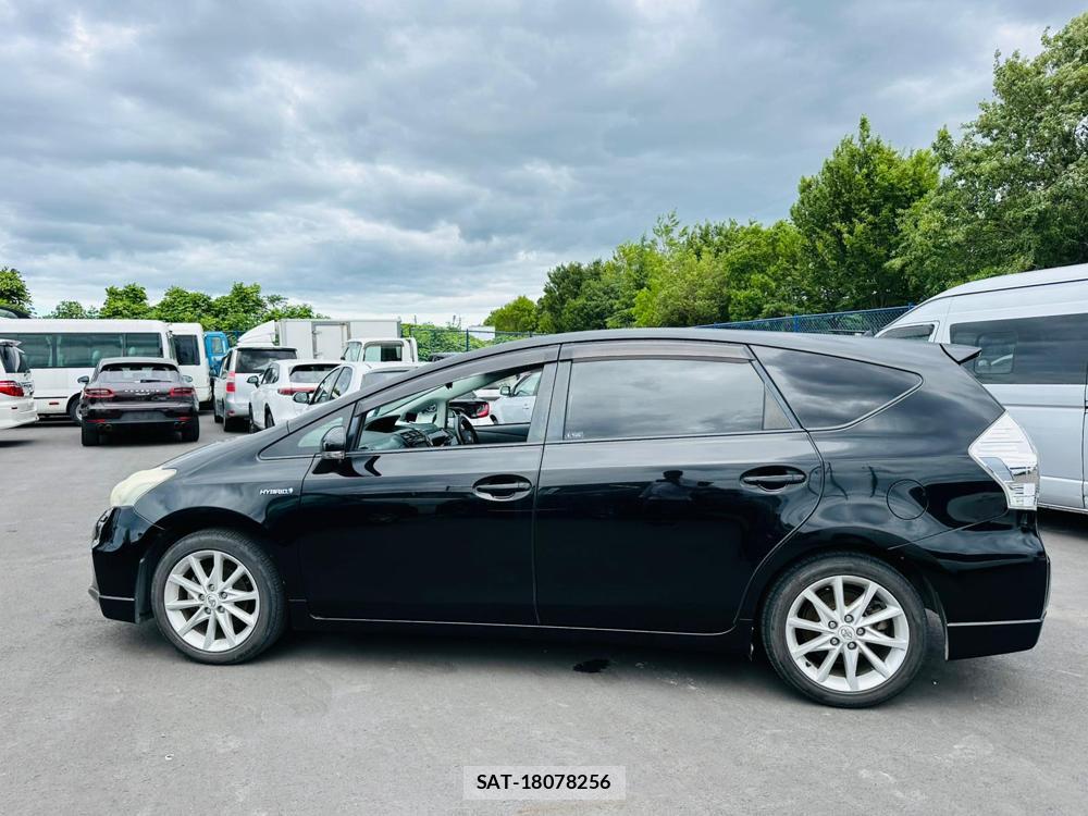 Toyota PRIUS ALPHA 2012 7191154-1