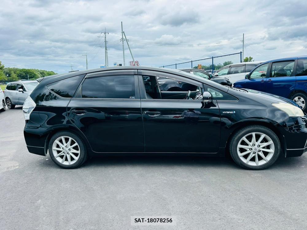Toyota PRIUS ALPHA 2012 7191154-5