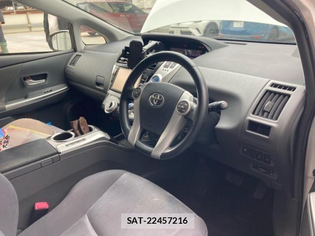Toyota PRIUS ALPHA 2013-06 7250159-12