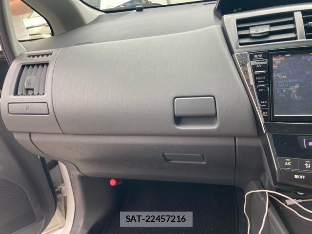 Toyota PRIUS ALPHA 2013-06 7250159-20