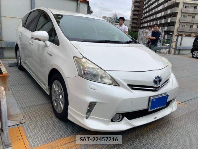Toyota PRIUS ALPHA 2013-06 7250159-2