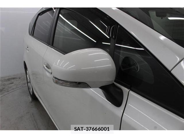 Toyota PRIUS ALPHA 2015-01 7251976-9