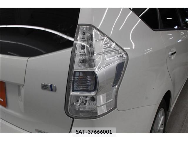 Toyota PRIUS ALPHA 2015-01 7251976-18