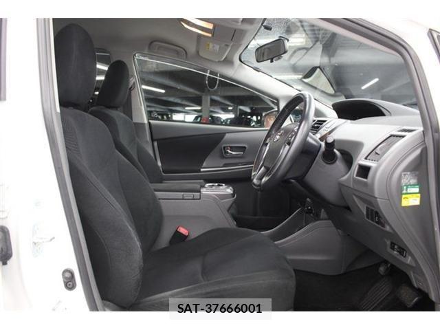 Toyota PRIUS ALPHA 2015-01 7251976-28