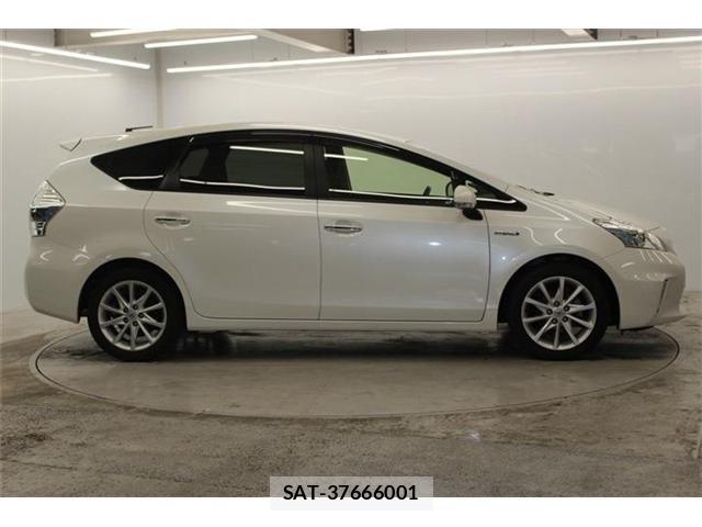 Toyota PRIUS ALPHA 2015-01 7251976-3