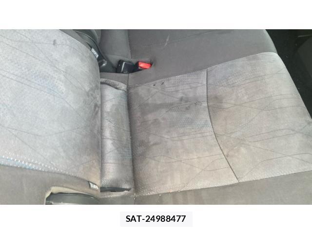 Toyota PRIUS ALPHA 2011-12 7272748-13