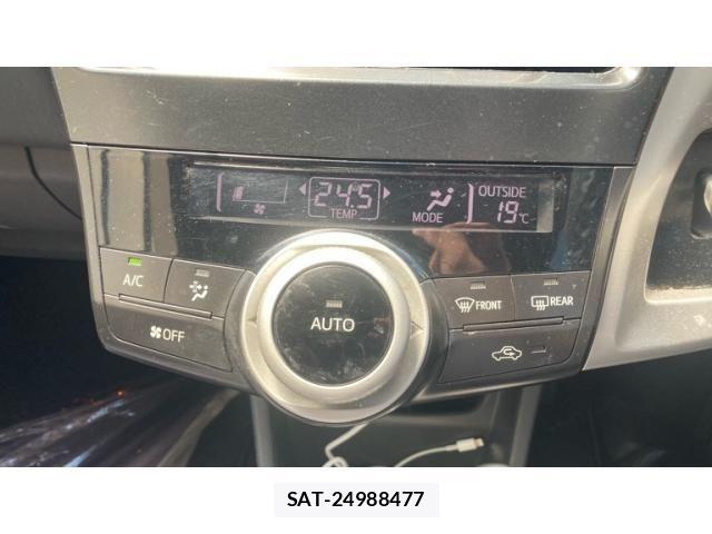 Toyota PRIUS ALPHA 2011-12 7272748-19