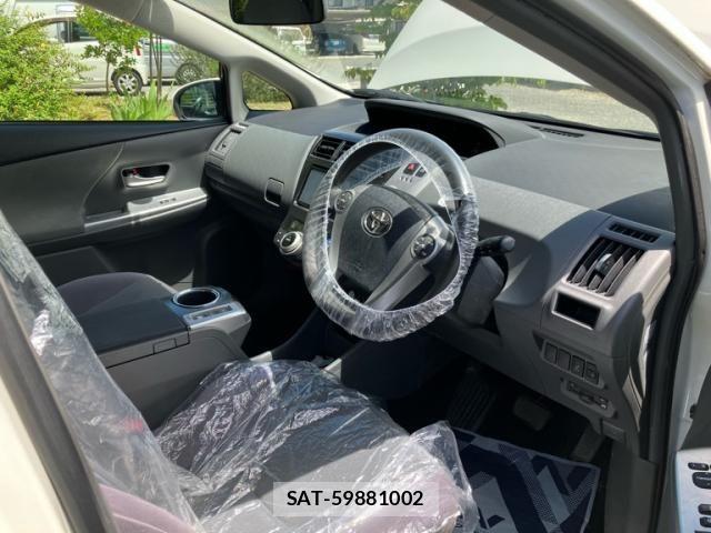 Toyota PRIUS ALPHA 2011-09 7272747-12