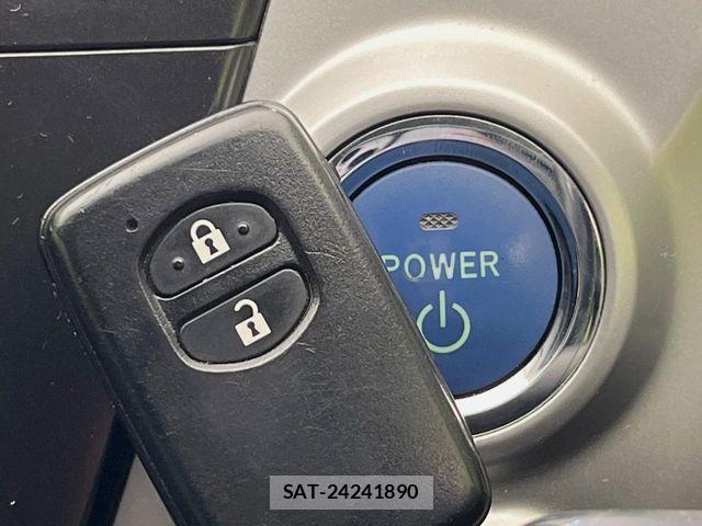 Toyota PRIUS ALPHA 2012-07 7329530-5