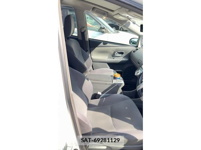 Toyota PRIUS ALPHA 2014-01 7329540-9