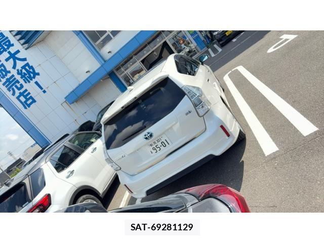 Toyota PRIUS ALPHA 2014-01 7329540-1