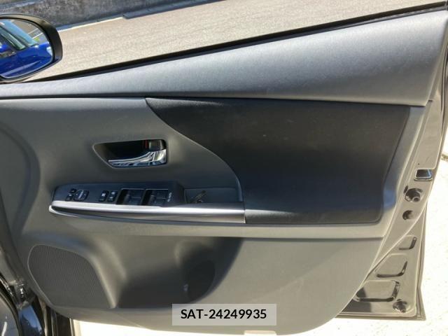 Toyota PRIUS ALPHA 2014-08 7329552-13