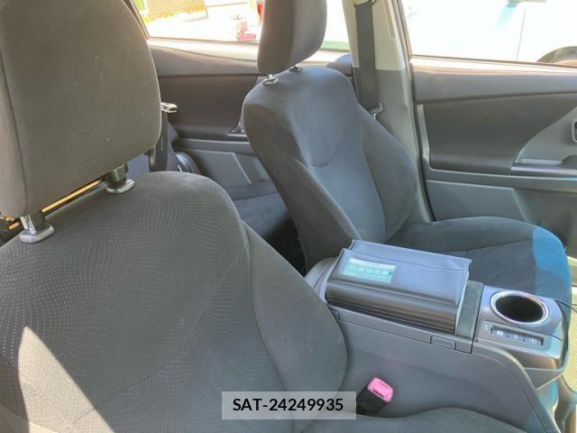 Toyota PRIUS ALPHA 2014-08 7329552-15