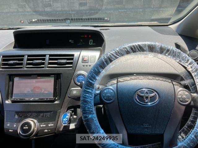 Toyota PRIUS ALPHA 2014-08 7329552-17