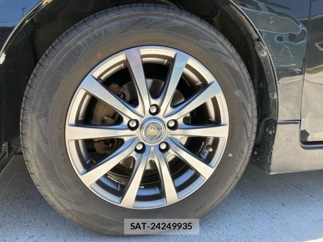 Toyota PRIUS ALPHA 2014-08 7329552-6