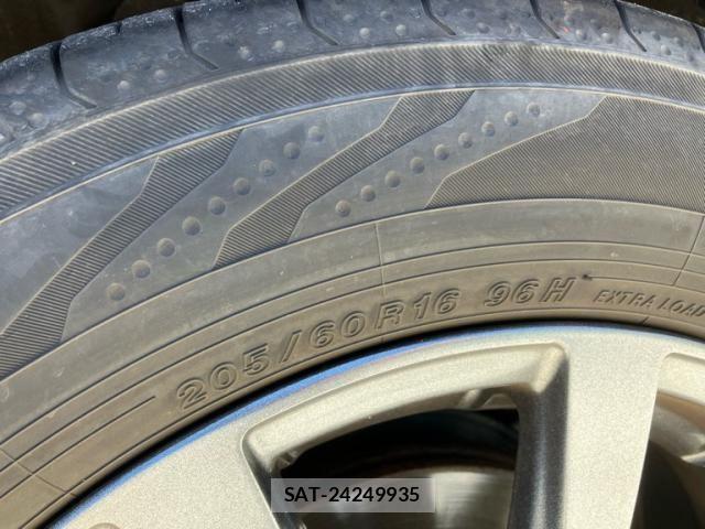 Toyota PRIUS ALPHA 2014-08 7329552-7