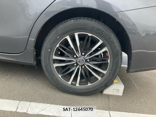 Toyota PRIUS ALPHA 2015-12 7329538-9
