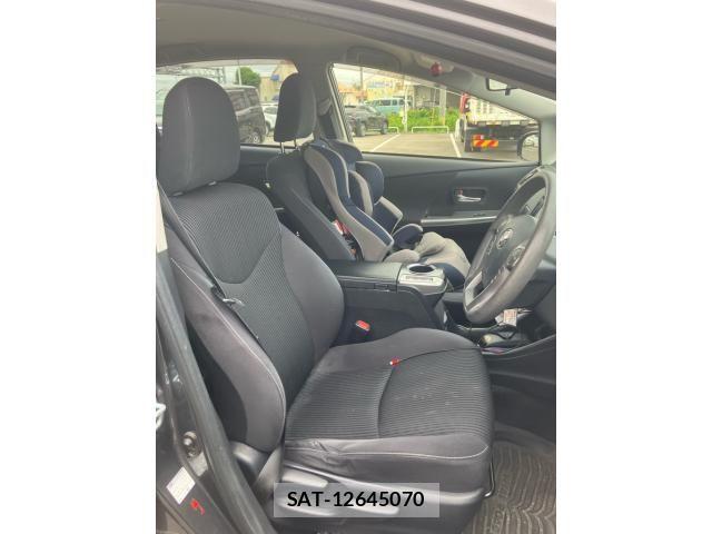 Toyota PRIUS ALPHA 2015-12 7329538-13