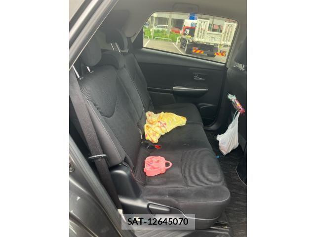 Toyota PRIUS ALPHA 2015-12 7329538-14