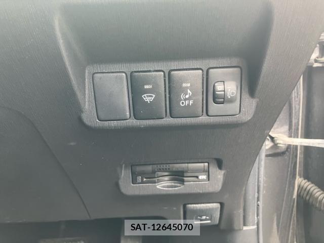 Toyota PRIUS ALPHA 2015-12 7329538-17