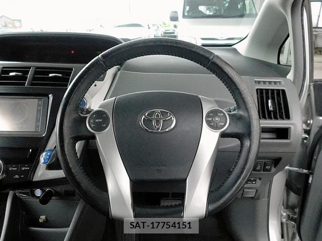 Toyota PRIUS ALPHA 2011-12 7329557-11