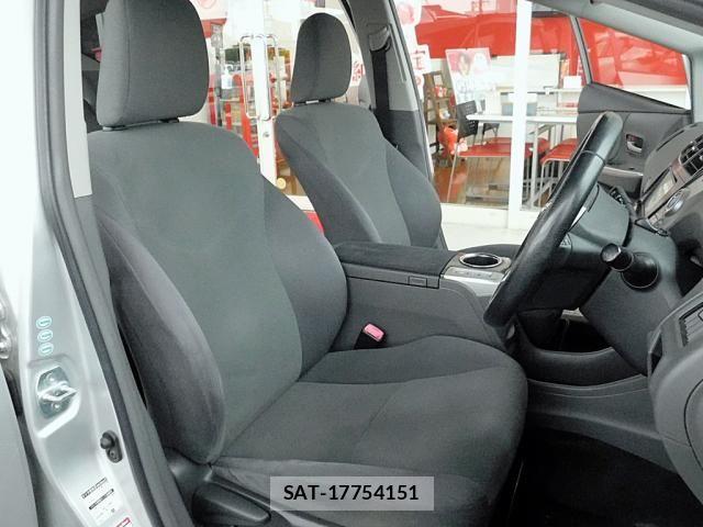 Toyota PRIUS ALPHA 2011-12 7329557-17